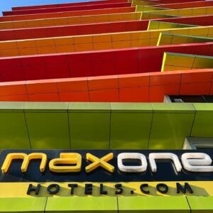 MaxOne Hotel Dharmahusada