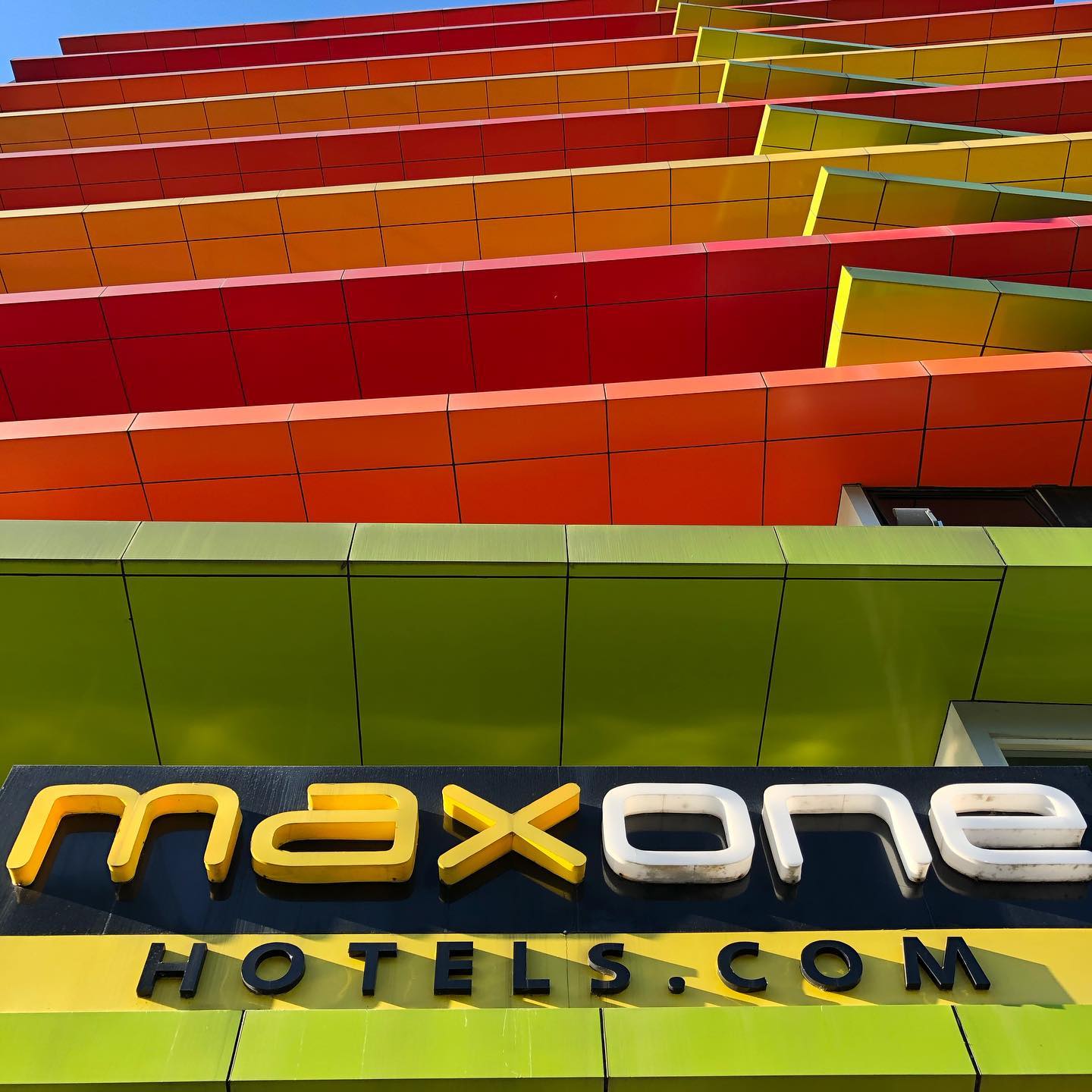 MaxOne Hotel Dharmahusada
