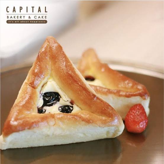 Capital Bakery Blue Berry Cheese Cake