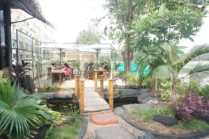 Daun Kelapa Resto Kelapa Gading